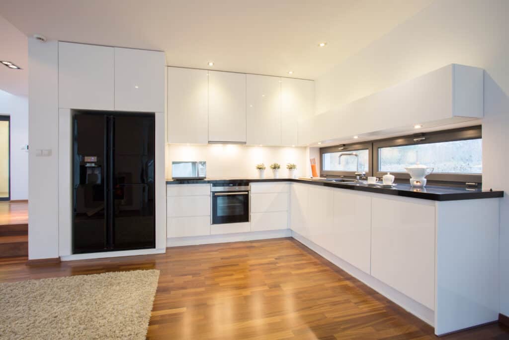 גופי תאורה למטבח